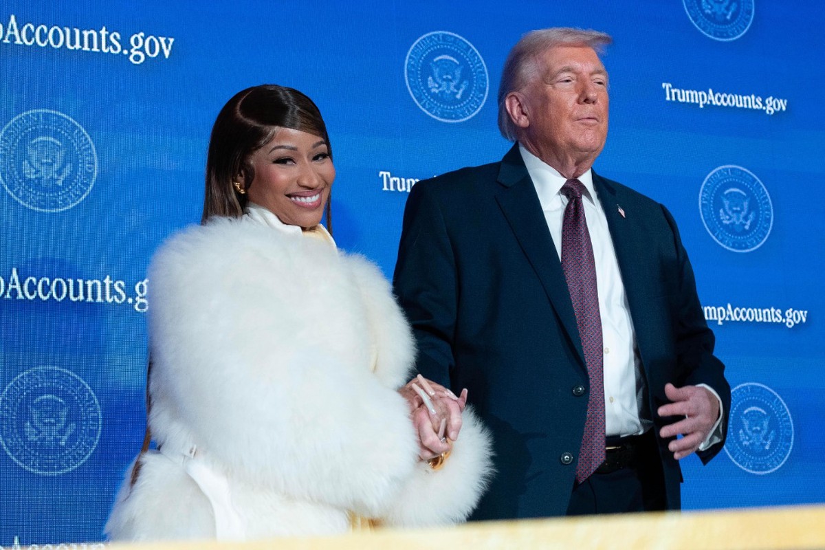 Психолог объяснила желание Дональда Трампа отрастить ногти как у Ники Минаж
