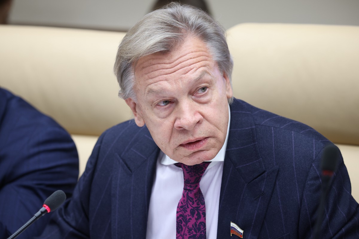 Сенатор Пушков не верит в скорое наступление будущего, где людьми управляет ИИ