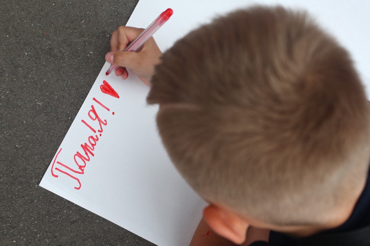 Отеческая боль: почему быть просто папой-кормильцем больше недостаточно