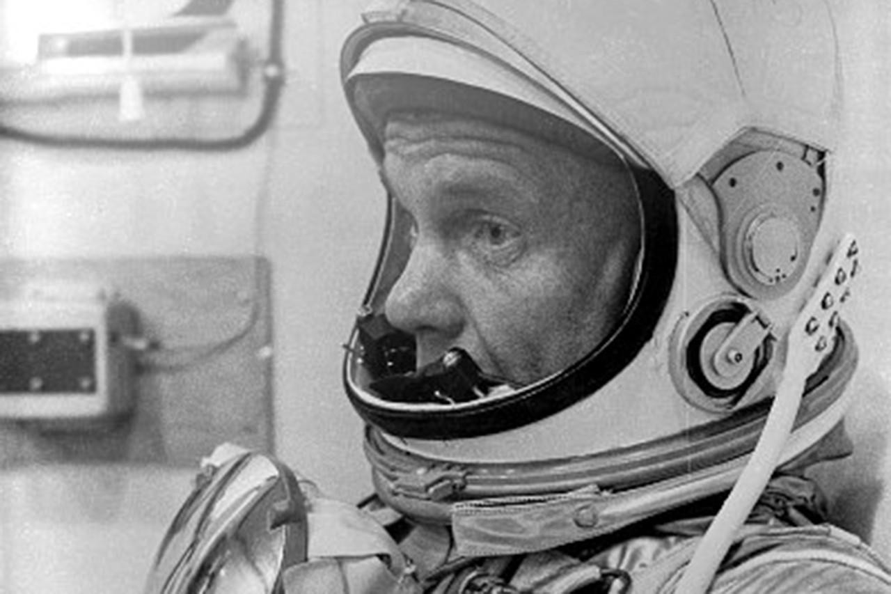 25 января. 65 лет назад (в 1961-м) Юрий Гагарин, Герман Титов, Андриян Николаев, Павел Попович, Валерий Быковский и Григорий Нелюбов первыми назначены на должности космонавтов и получили квалификацию «космонавт ВВС»