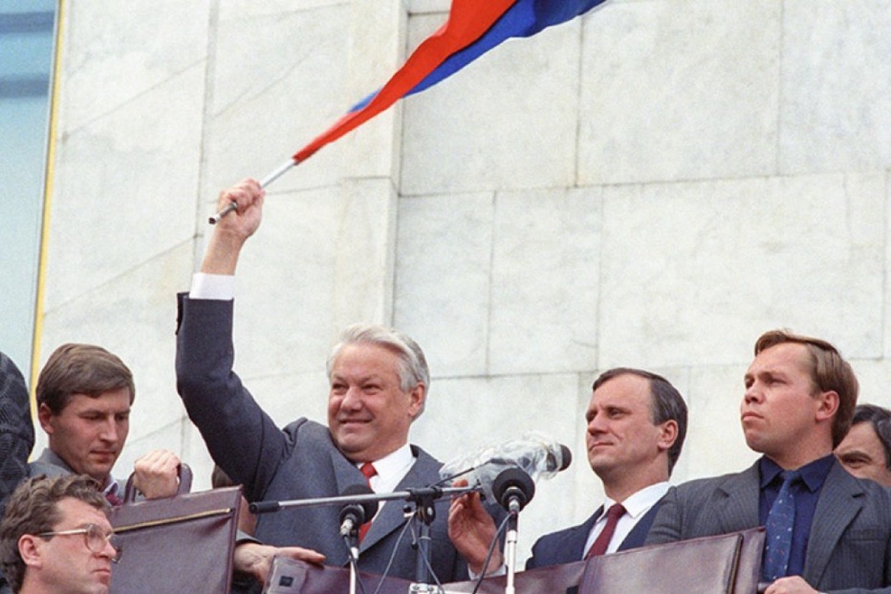 Борис Ельцин: за что любили и ненавидели первого президента России