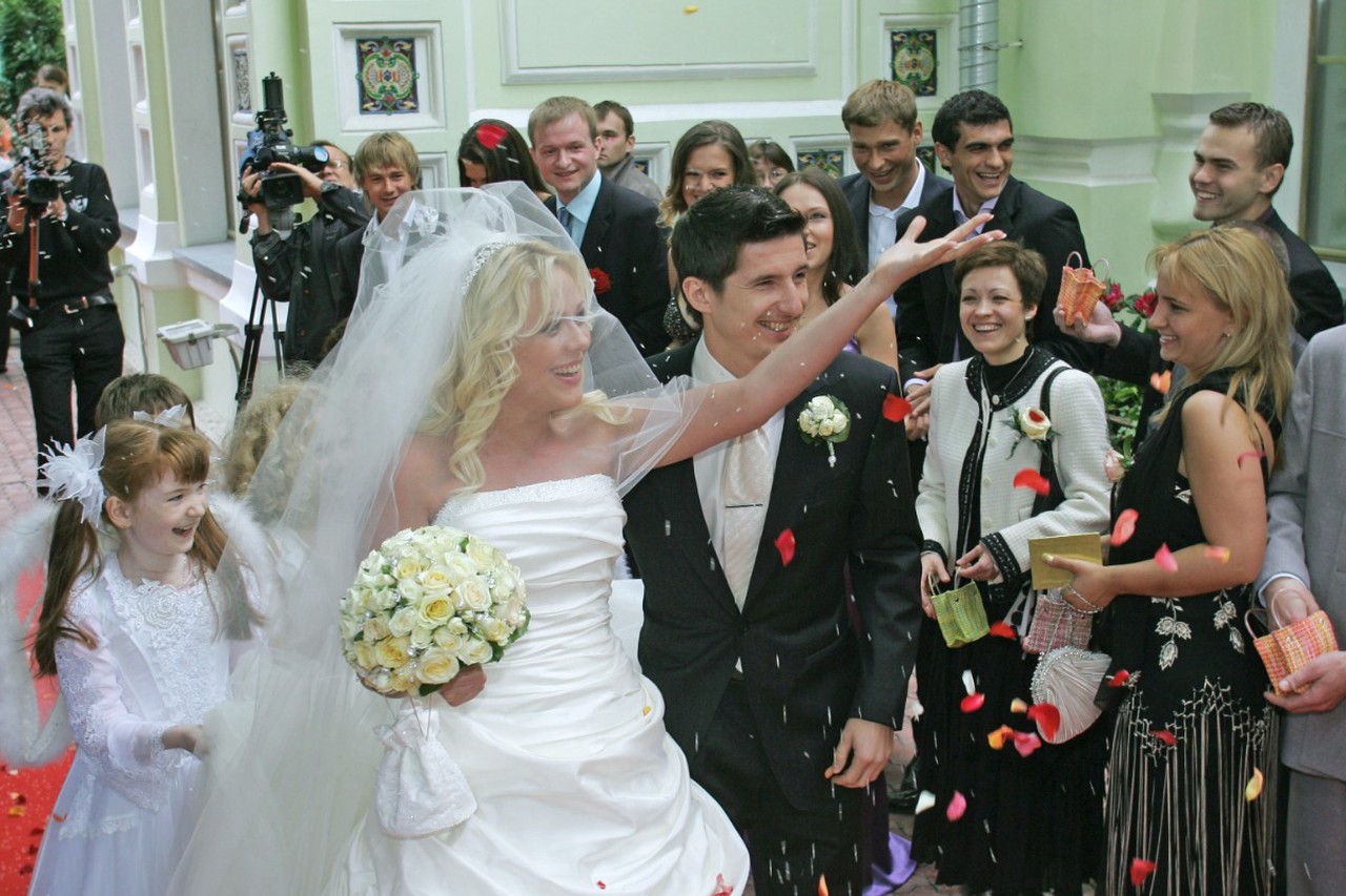 Измены мужа и роковая болезнь: почему путь Юлии Началовой окончился так быстро