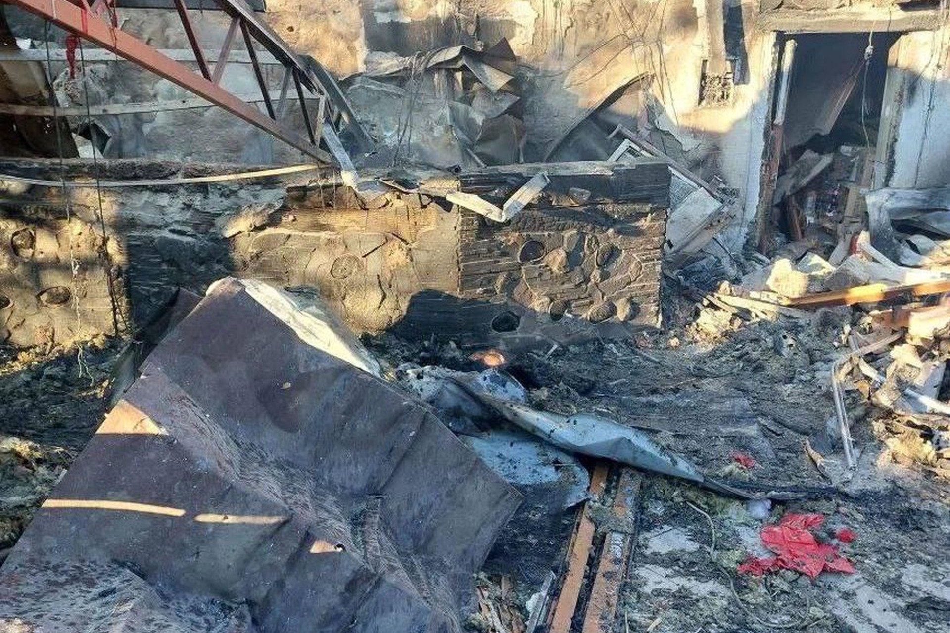 Появились первые фото с места удара БПЛА в Хорлах 