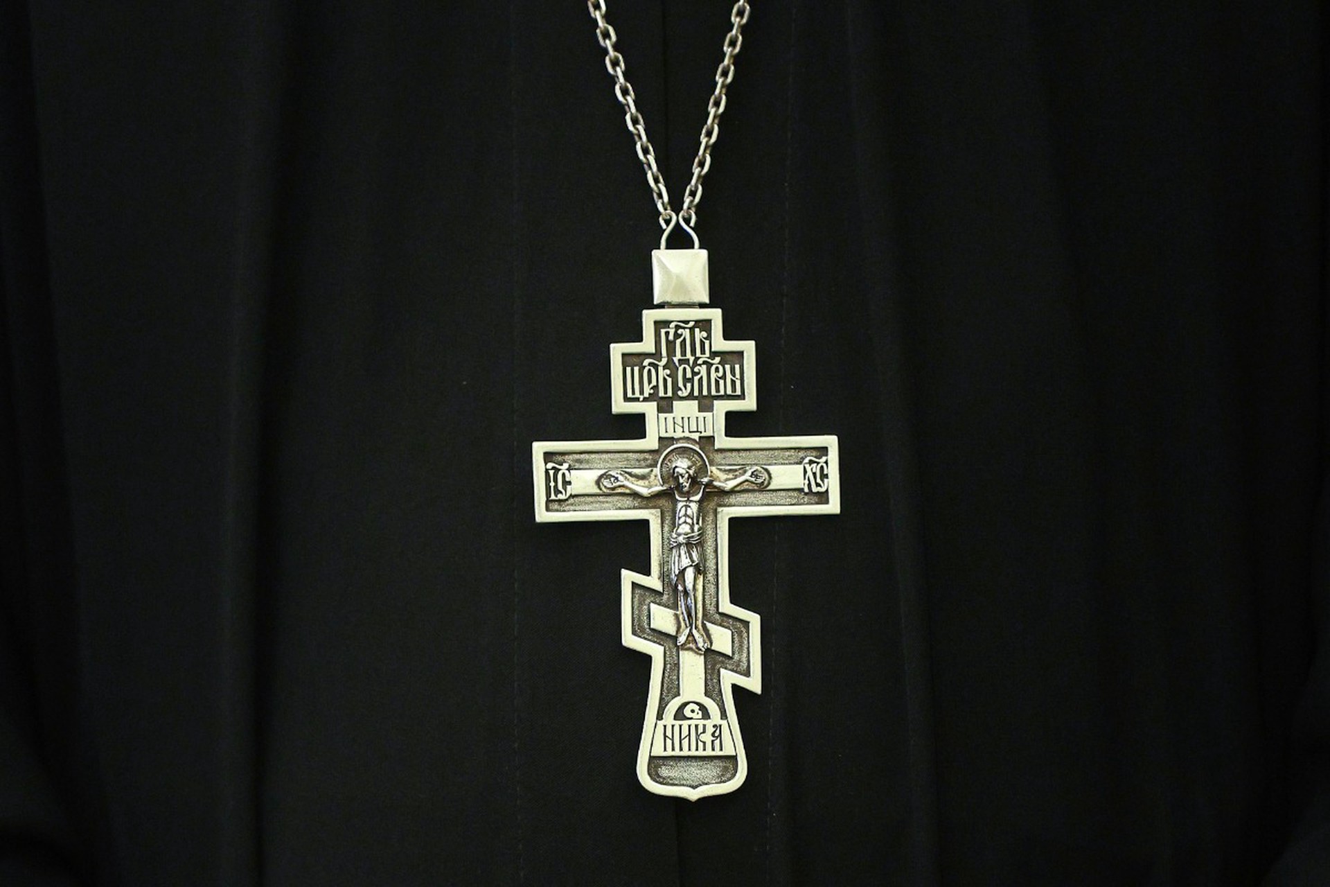 В Европе выгнали священника Московского патриархата