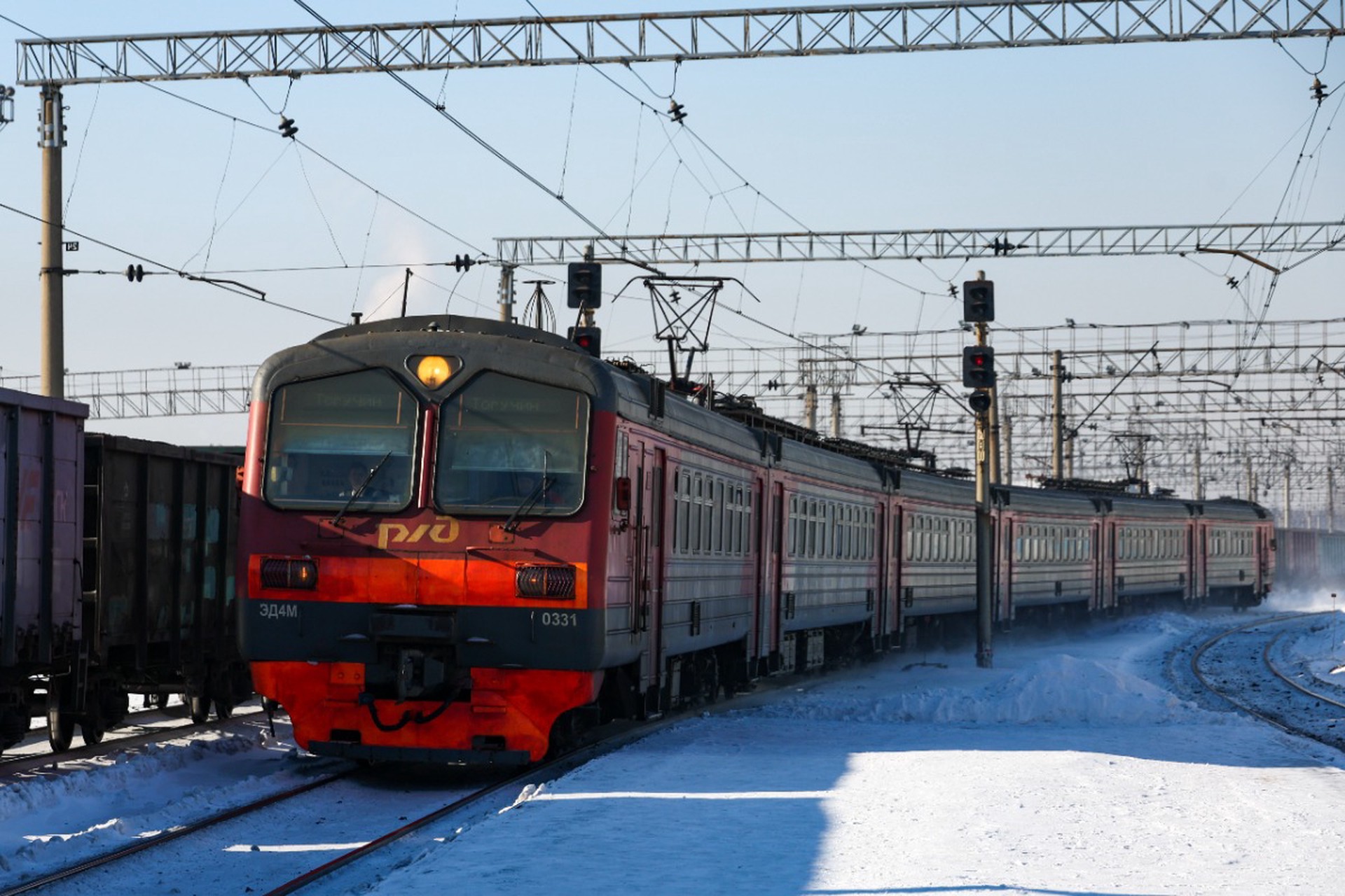 Поезда в Сочи и обратно задерживаются до 19 часов