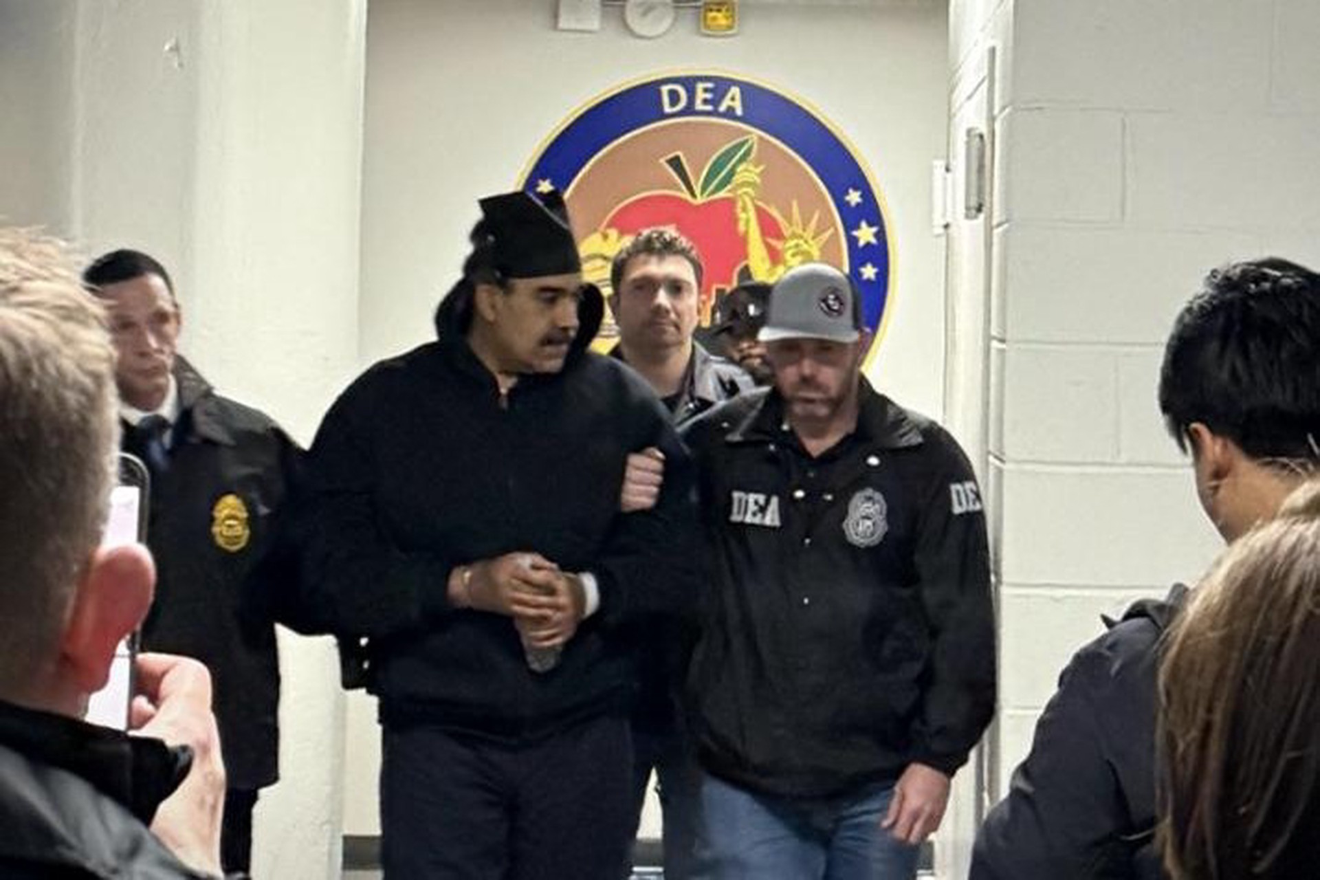 Мадуро доставили в центр содержания под стражей в Бруклине