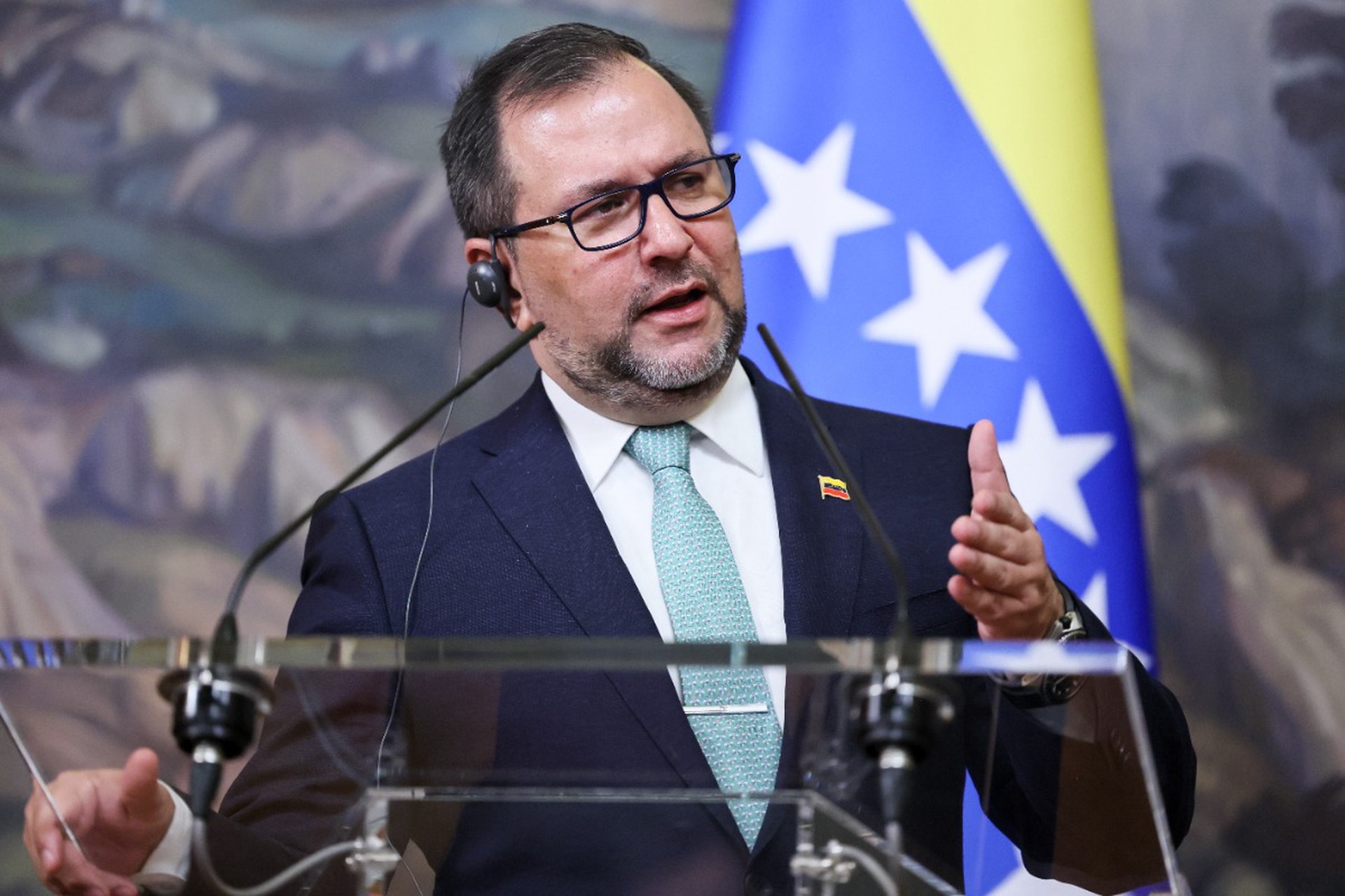 Глава МИД Венесуэлы заявил о победе страны