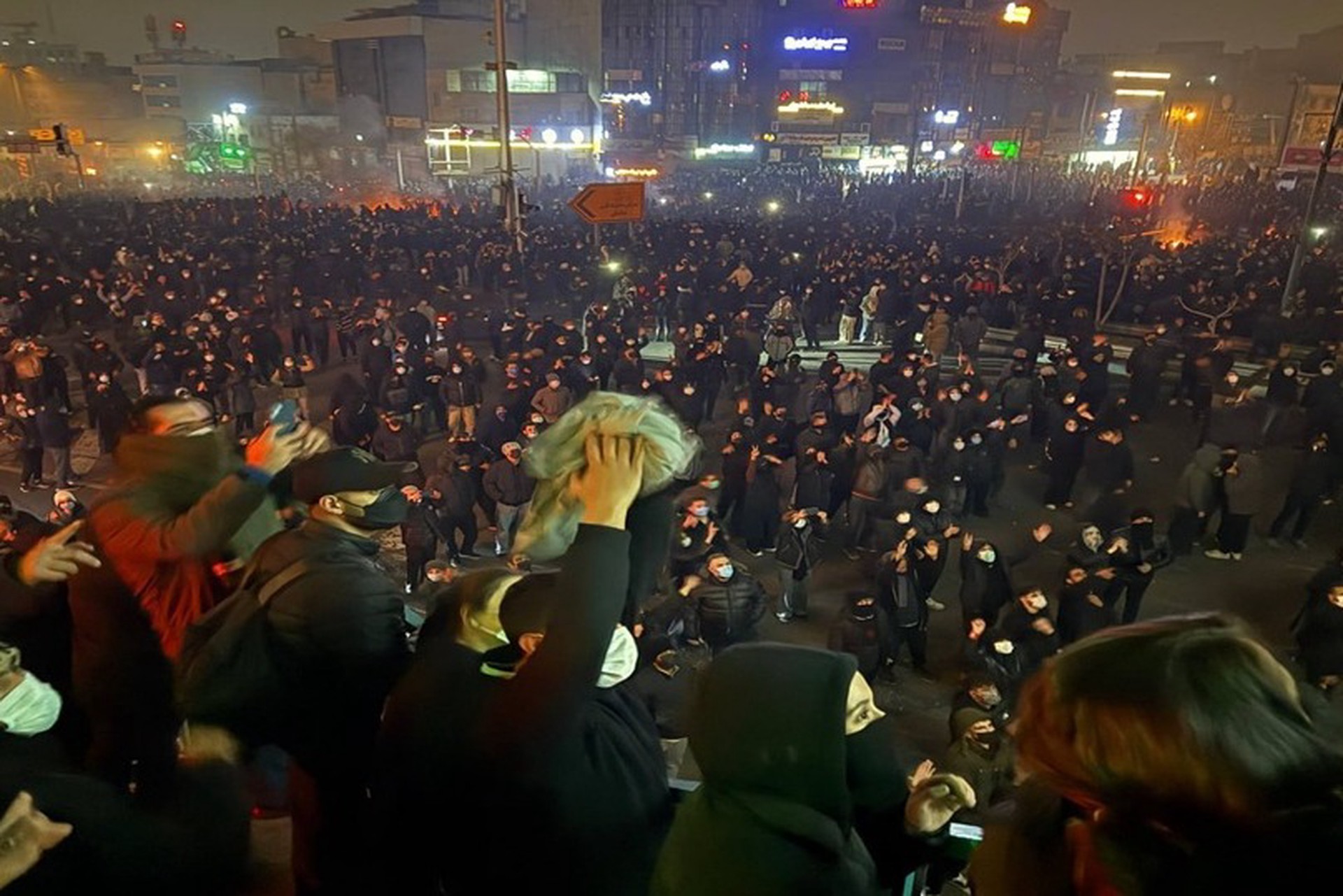 Более 200 человек погибли в Иране после стрельбы по протестующим