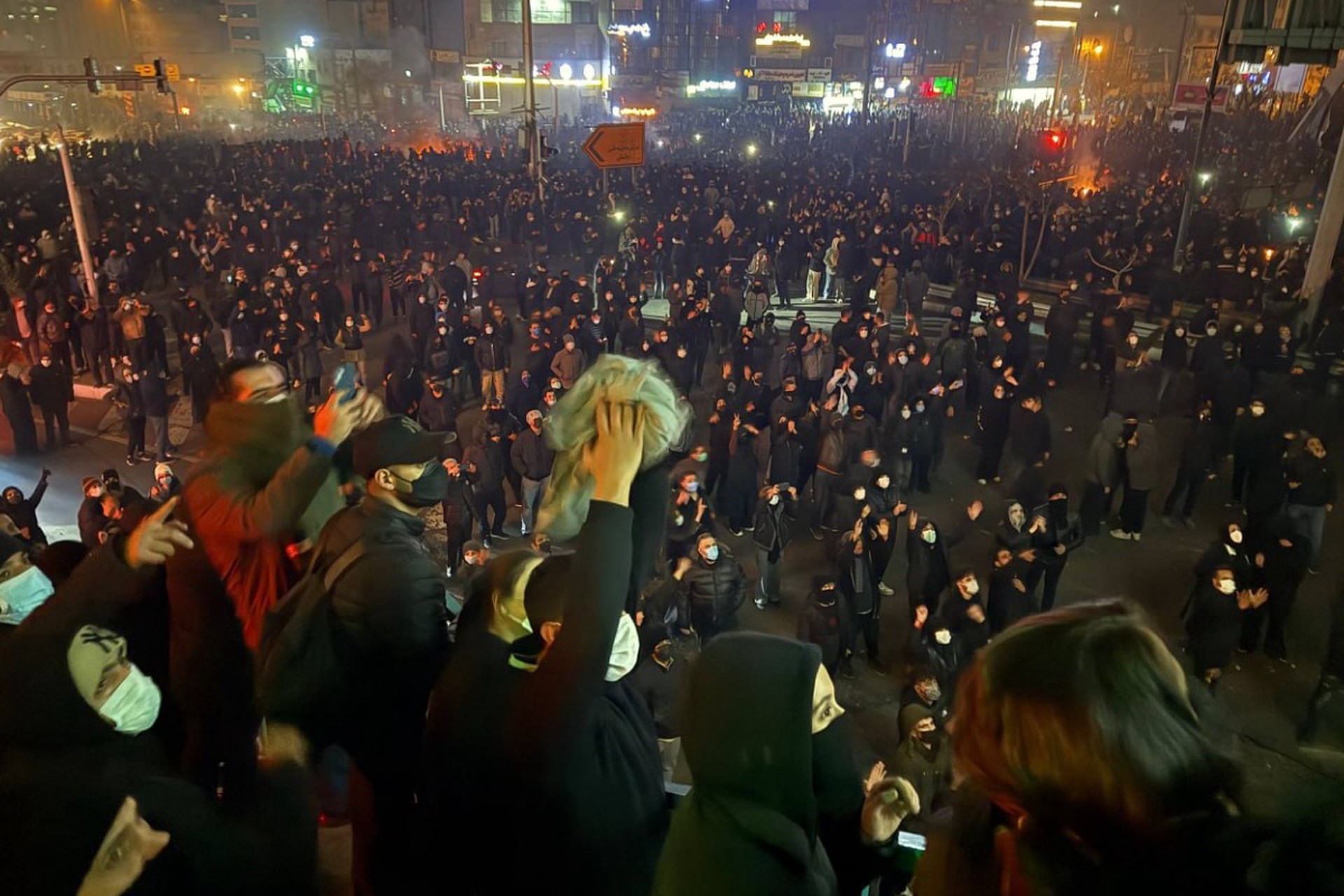 Более 200 человек погибли в Иране после стрельбы по протестующим