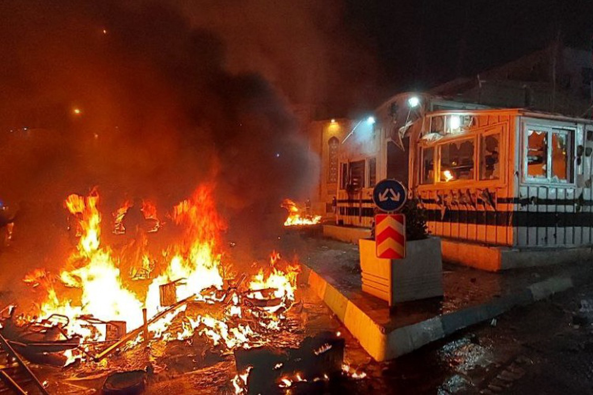 В Иране число погибших правоохранителей достигло 38