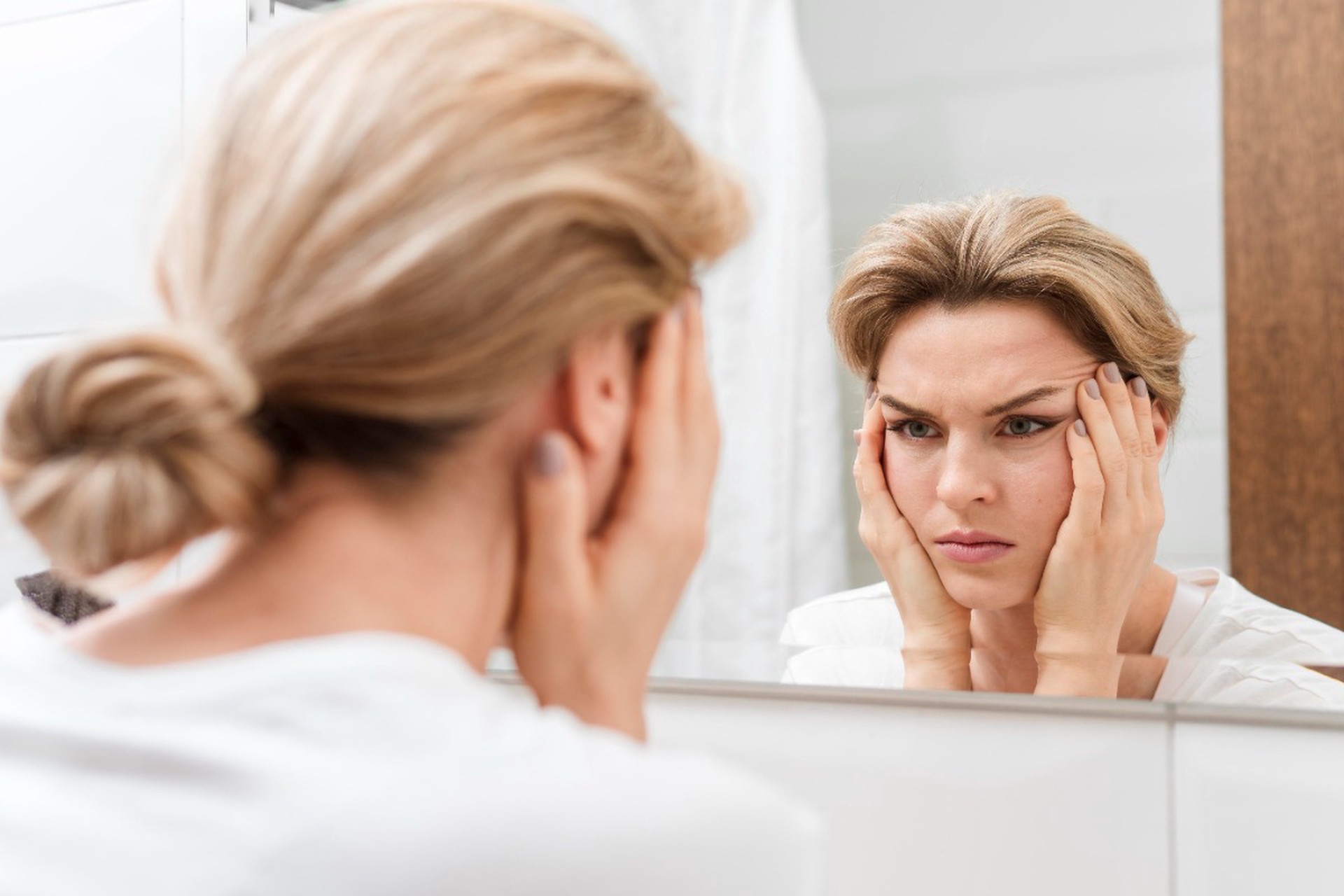 Косметолог раскрыла секреты, как убрать с лица последствия новогодних праздников 