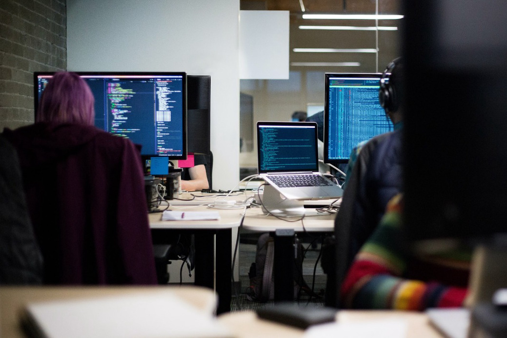 Стало известно, каким специалистам не стоит ждать высокой зарплаты в 2026 году