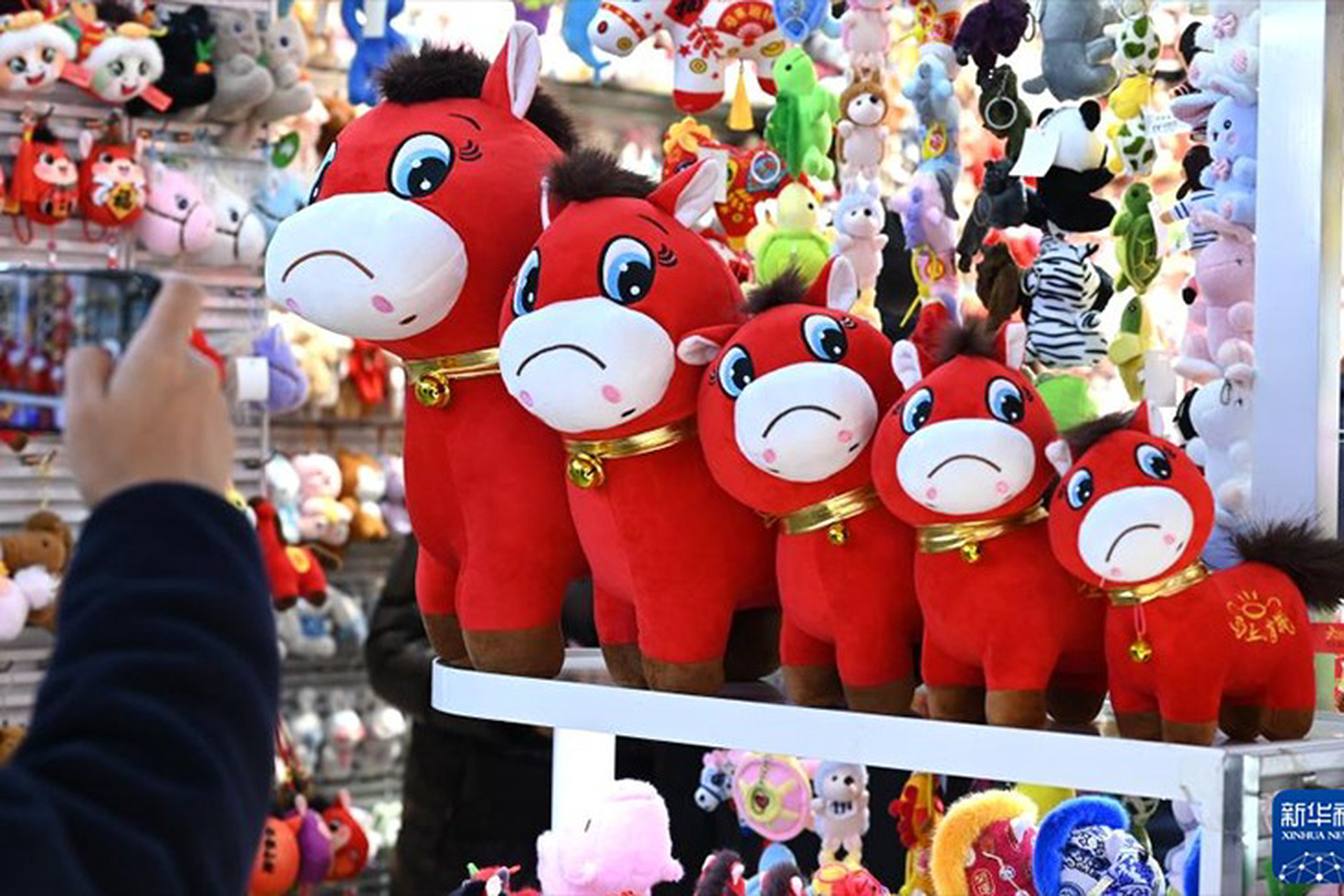 Печальная лошадка стала хитом продаж в Китае