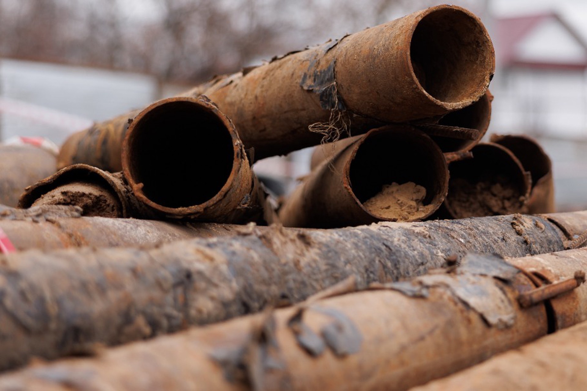 «Сигнал с небес»: подвал здания Минэнерго Украины затопило отходами из канализации