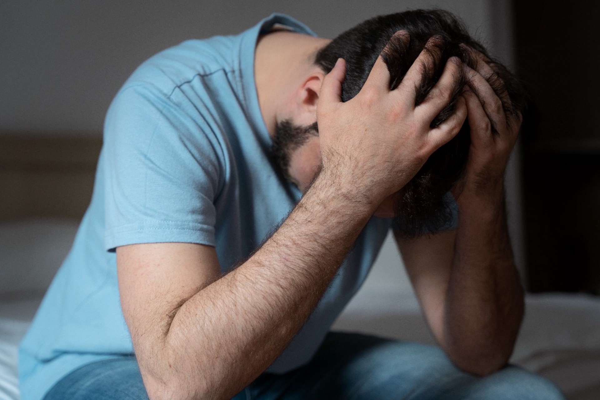 Мужчина задушил супругу из-за восьми лет без секса