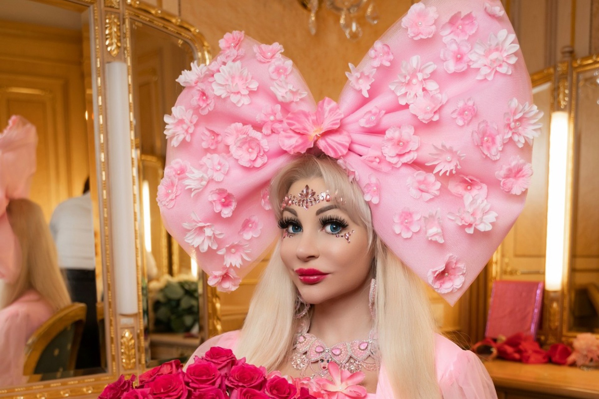 В Российском союзе офицеров запаса рассказали, за что «русская Барби» получила медаль