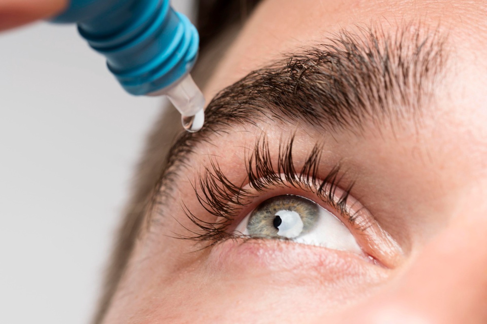 Опасные капли для глаз продают россиянам 