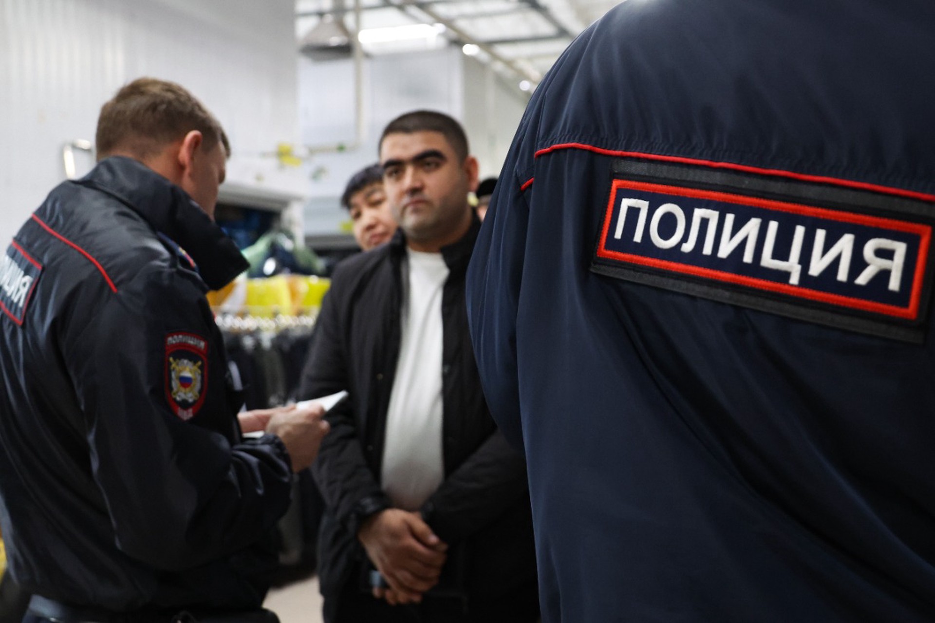 Почти сотню нелегальных мигрантов задержали на хладокомбинате