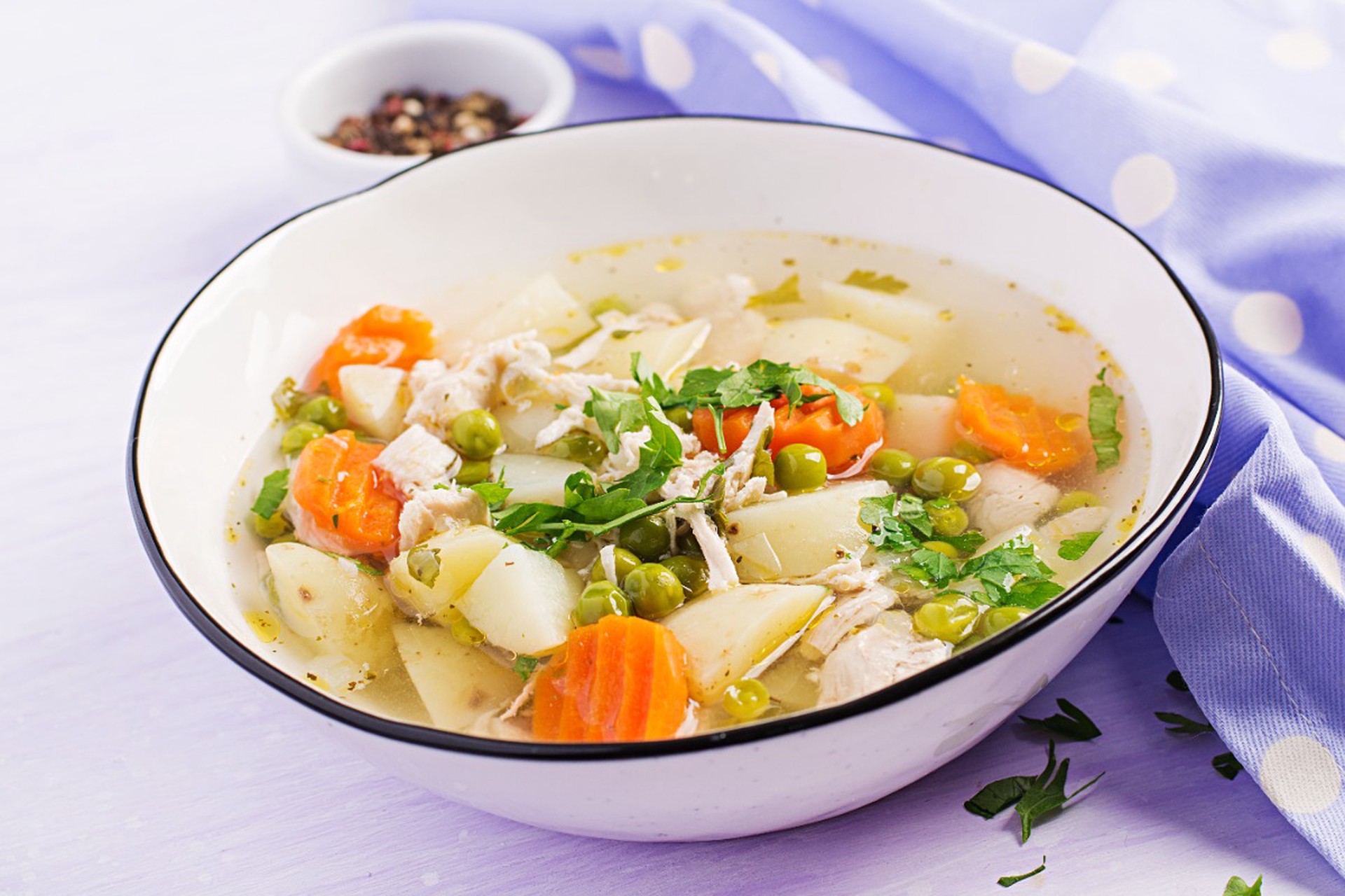 Врач объяснила, нужно ли есть суп каждый день