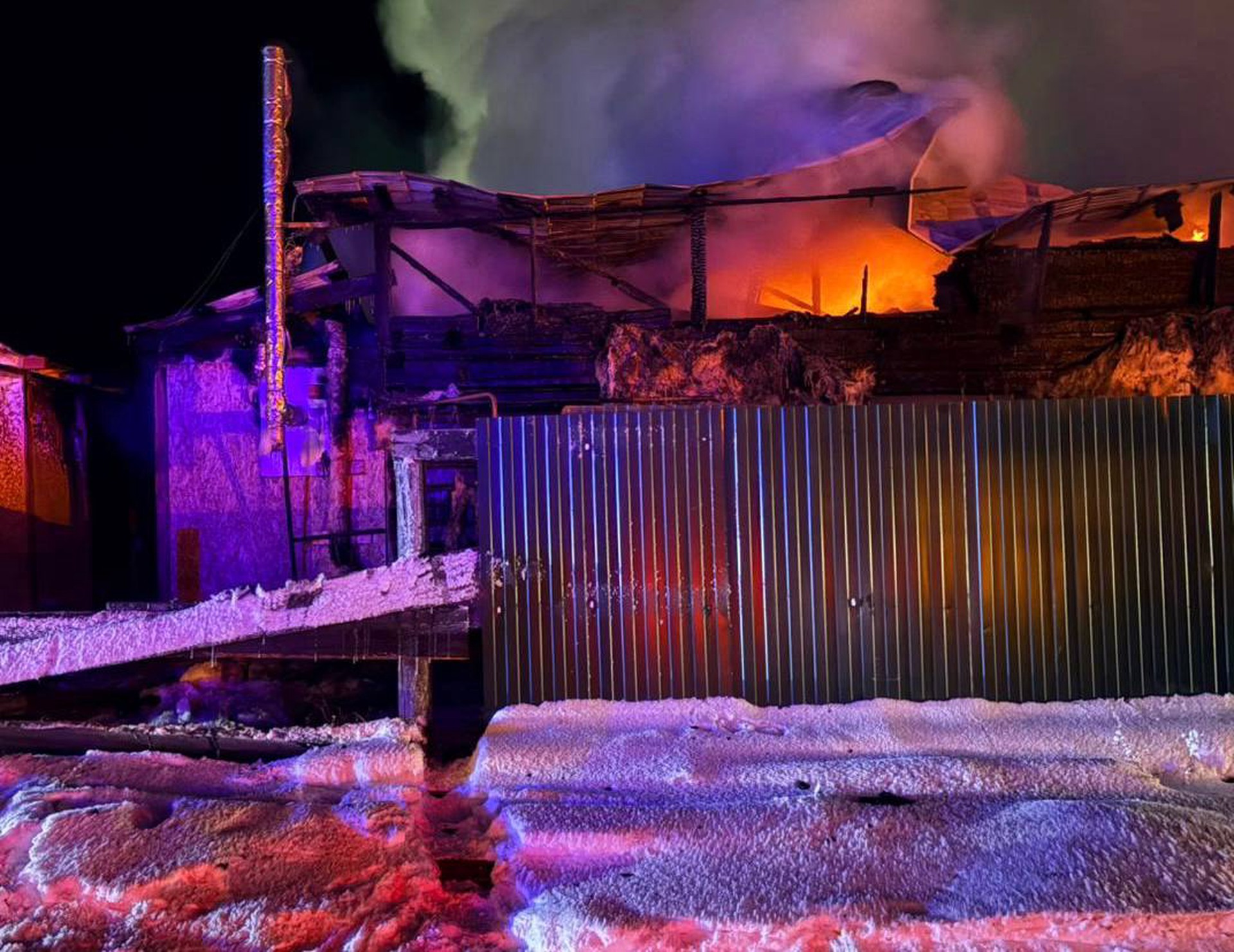 В Якутии при пожаре погибли трое детей