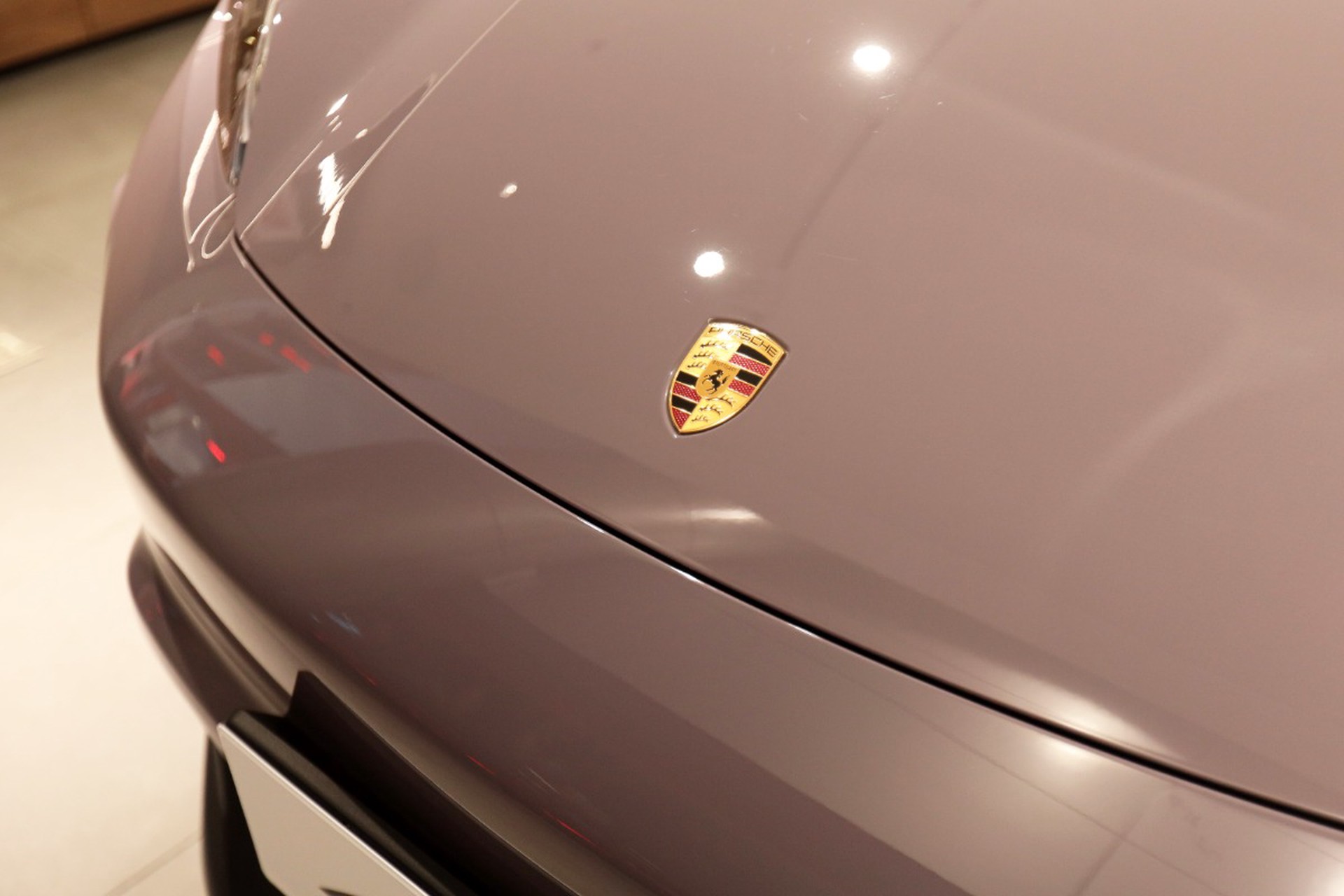 Элитная иномарка известного адвоката превратилась в «кирпич»