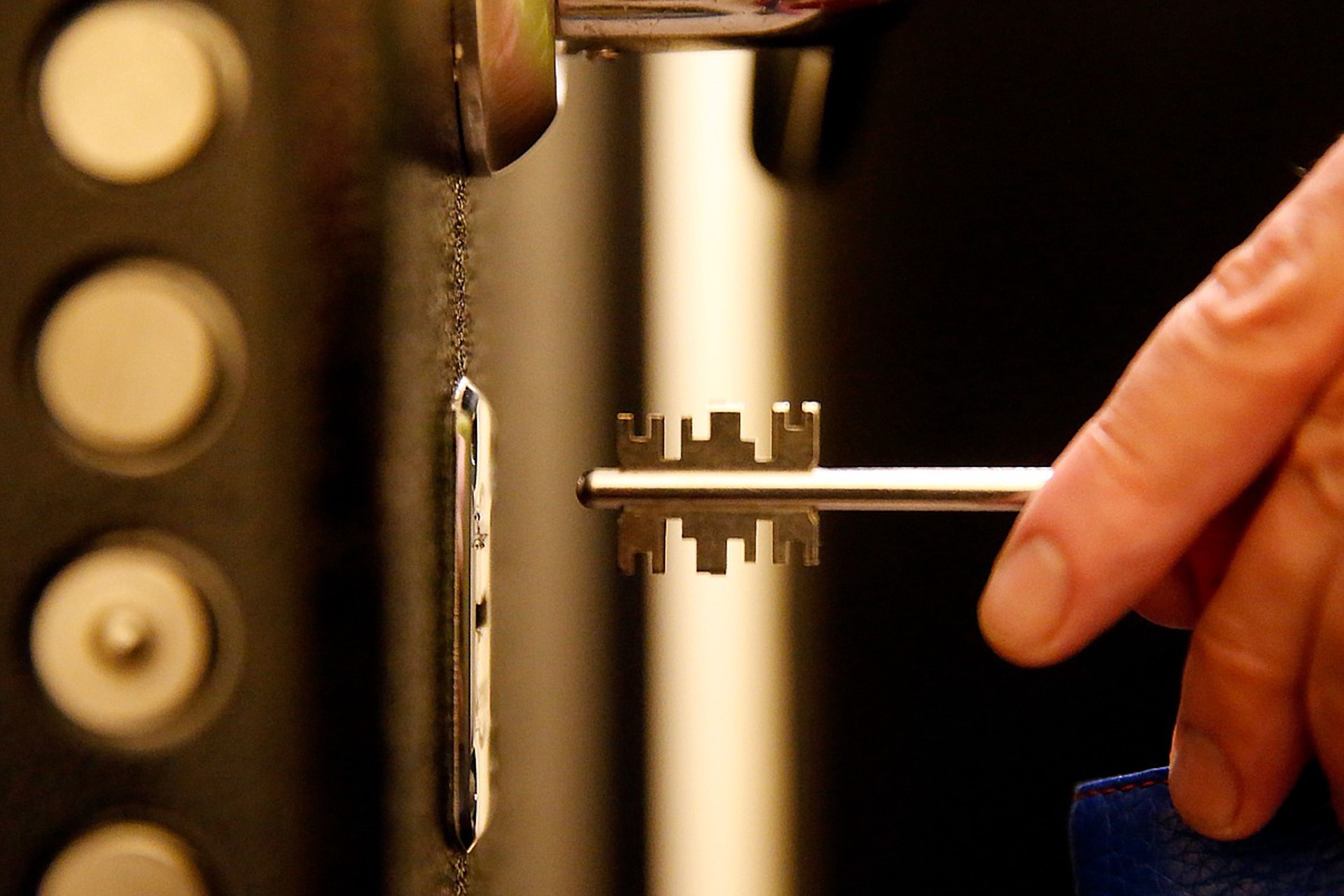 Пенсионер вернул проданную квартиру по схеме Долиной и остался в долгах