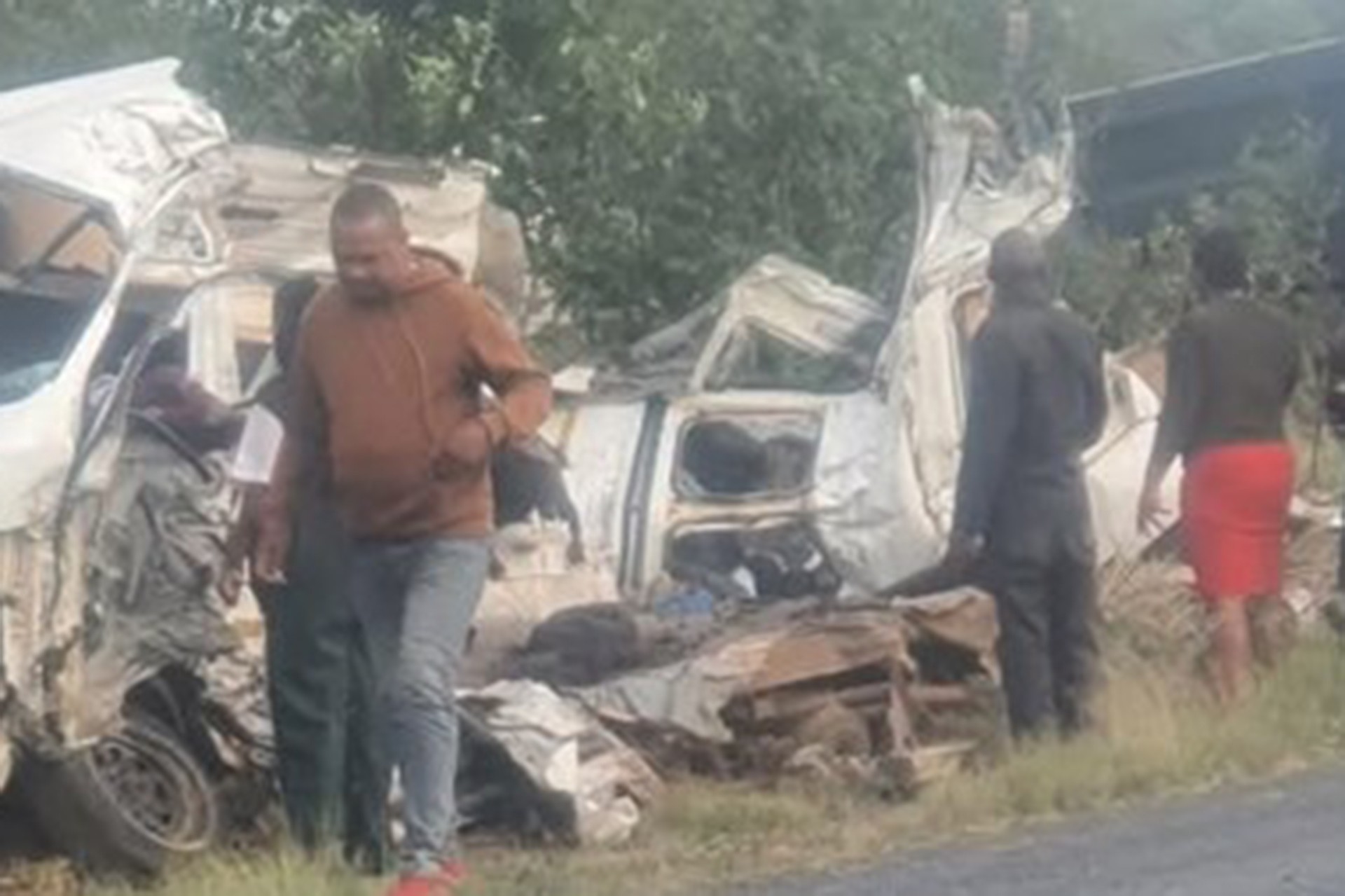 В ДТП с участием автобуса и самосвала погибли 11 школьников