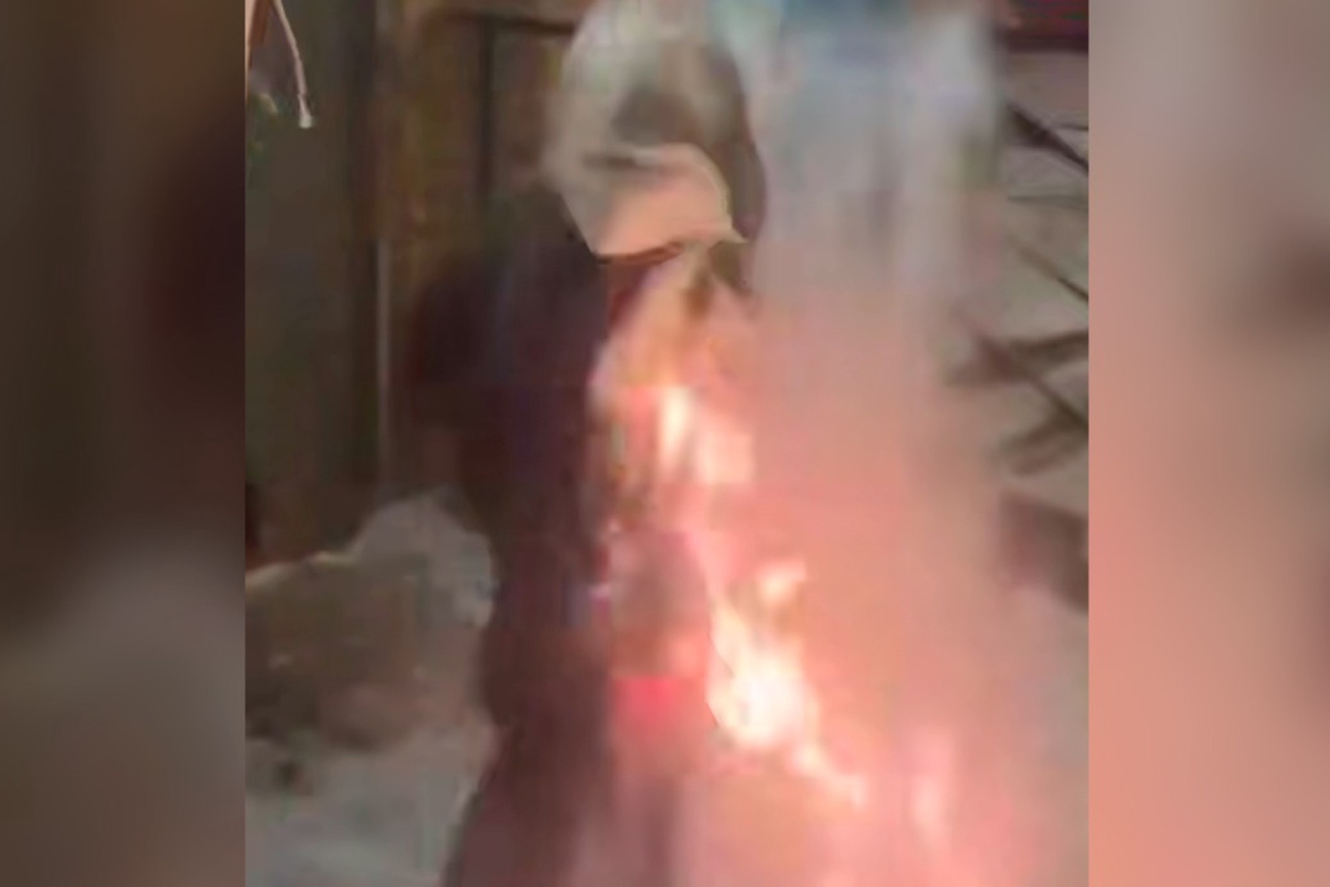 Подростки едва не сожгли именинницу в день рождения