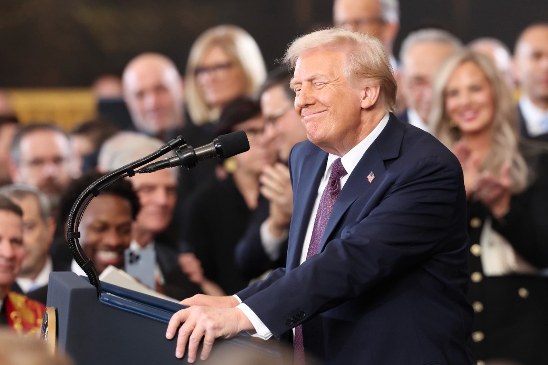 Берет и не краснеет: о чем Дональд Трамп солгал в день своей инаугурации