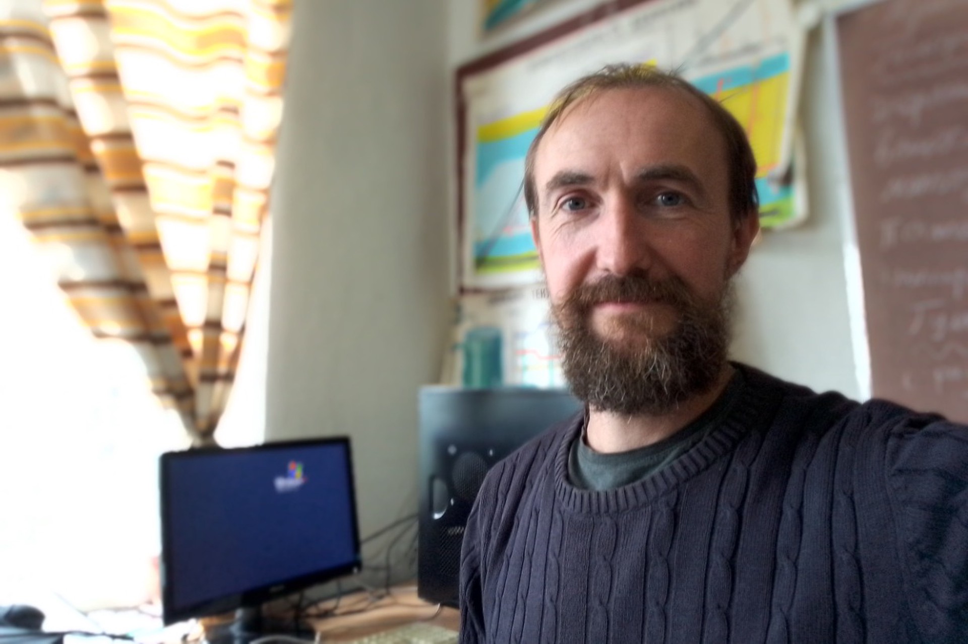 «Я держусь из последних сил»: чиновник посоветовал учителю с маленькой зарплатой больше работать