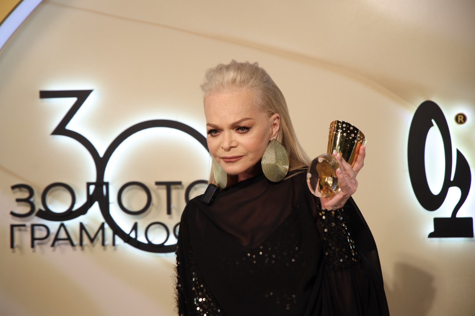 Долина расплатится миллионами за скандал с квартирой