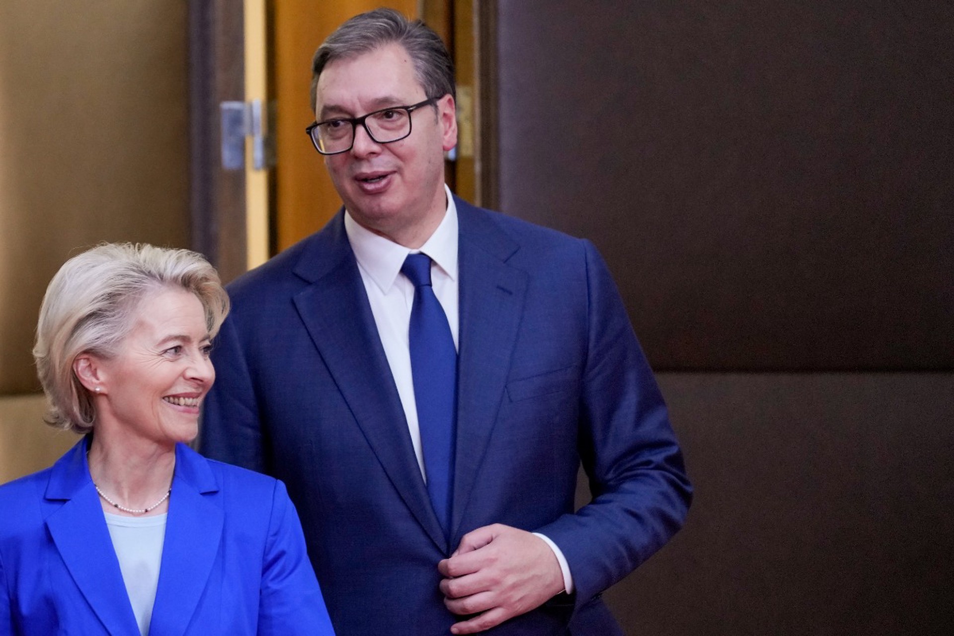 Одержим лежа: за что сербы прозвали Вучича официальным представителем Урсулы фон дер Ляйен