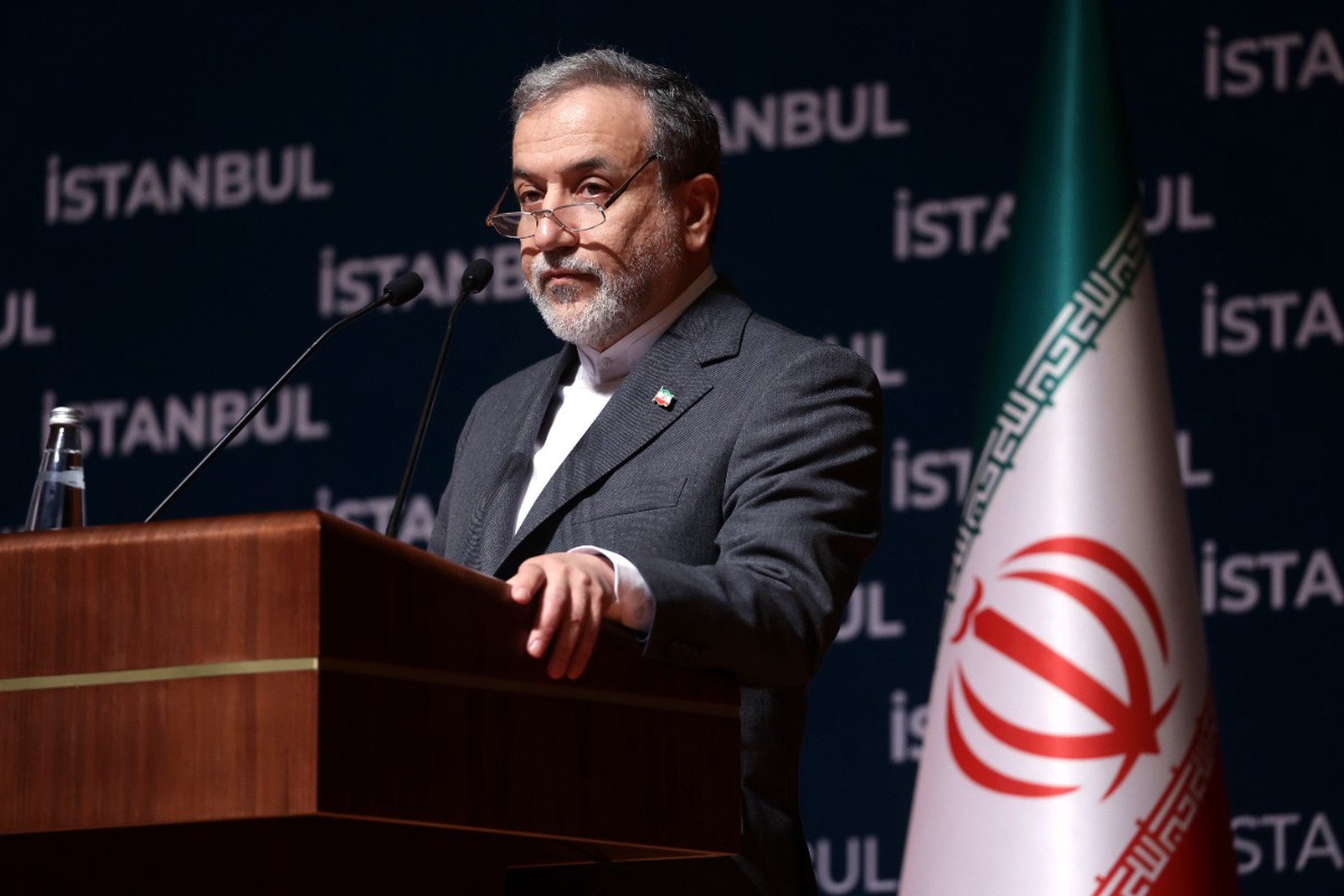 «Бестолковый клоун»: в Иране жестко ответили Зеленскому