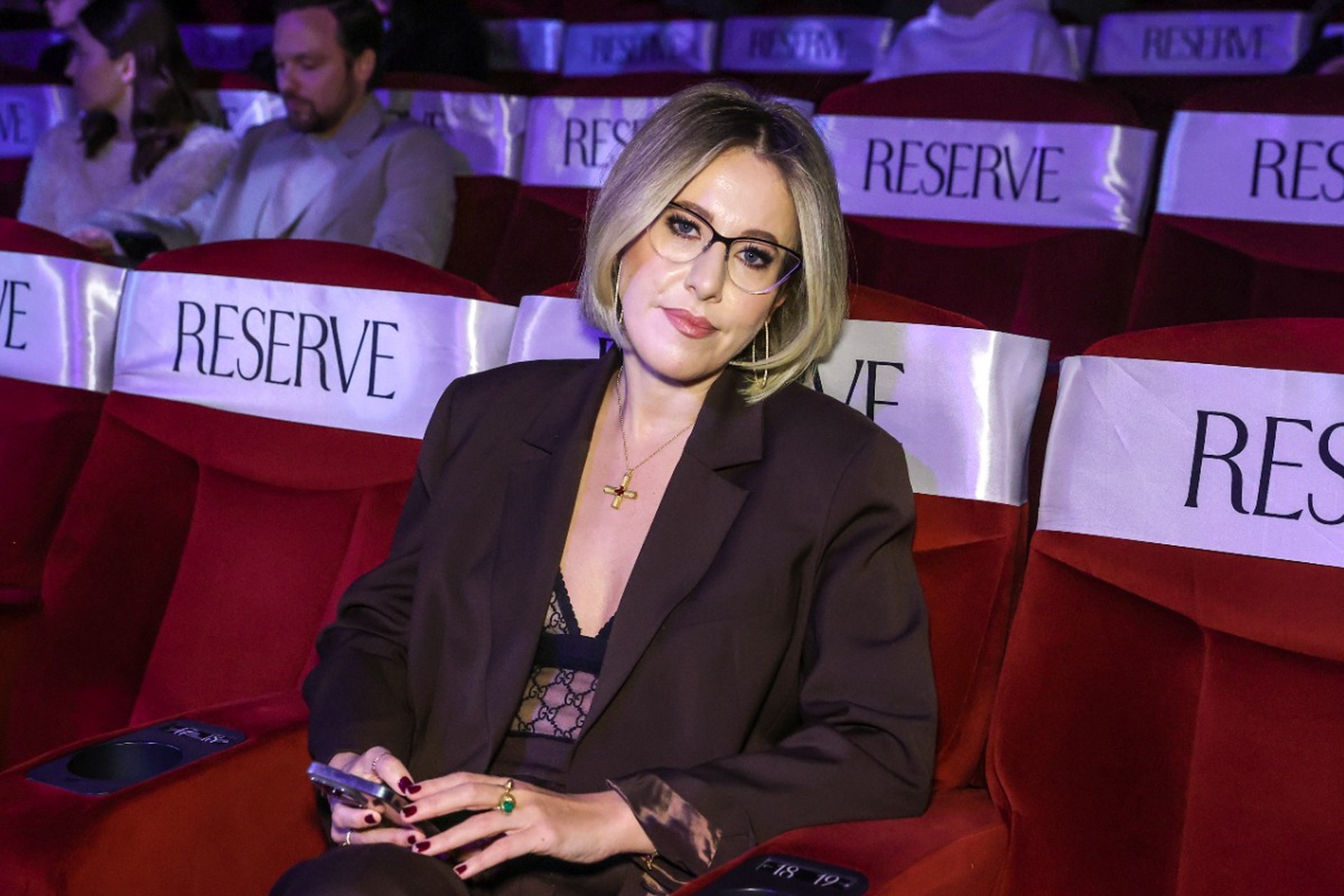 Сексолог объяснила тягу Ксении Собчак к прозрачным платьям