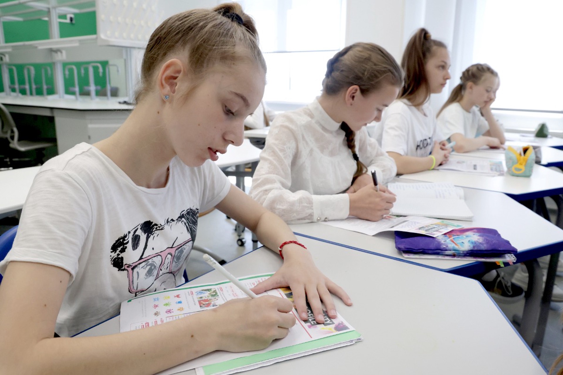 В Минпросвещения объяснили сокращение числа уроков иностранного языка в школах