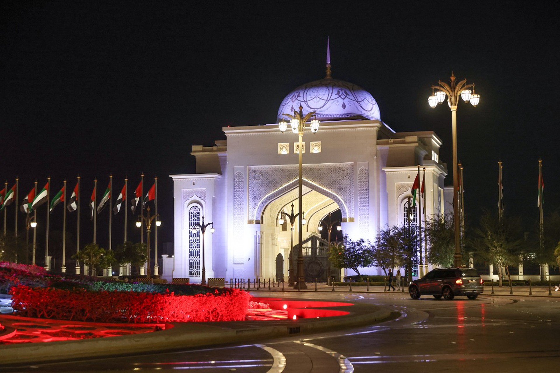 Трехсторонние переговоры в ОАЭ продлятся два дня 