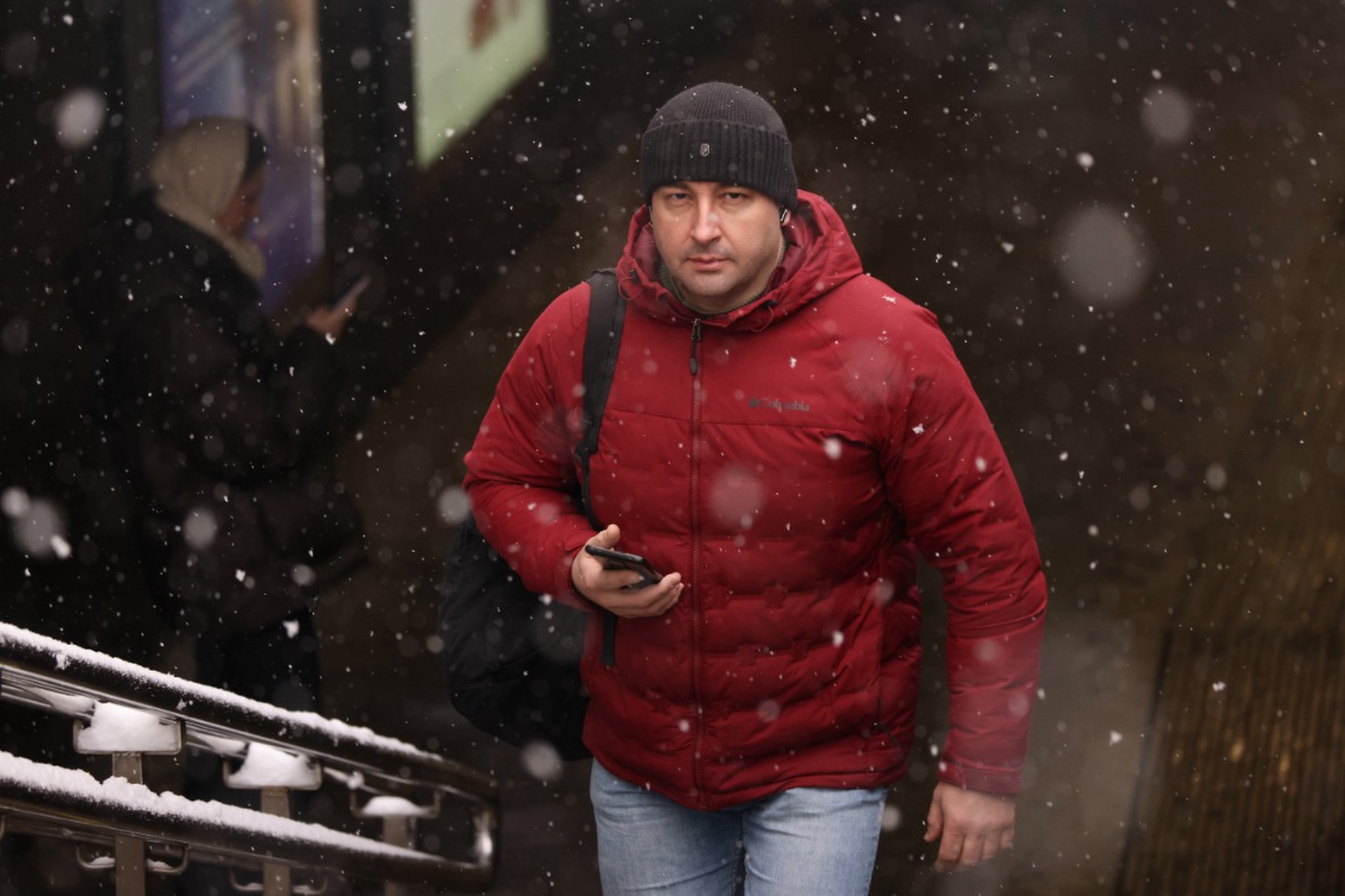 В одном из городов России планируют досмотр телефонов в метро