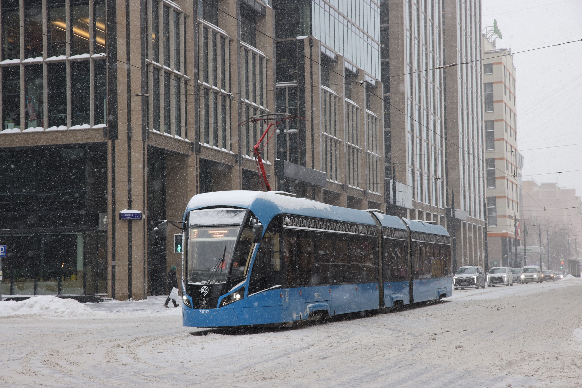 Учащихся предложили переводить на удаленку во время снегопадов