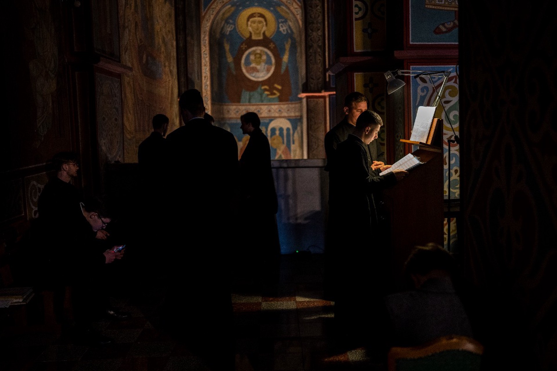 Украинских священников наказывают за поддержку России