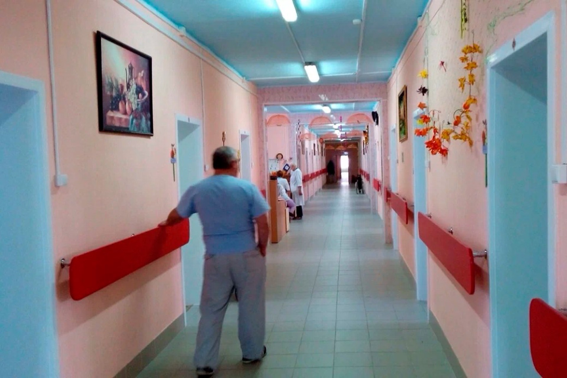 Грибковые ногти пилили там же, где брали кровь: в интернате Прокопьевска нарушались санитарные нормы