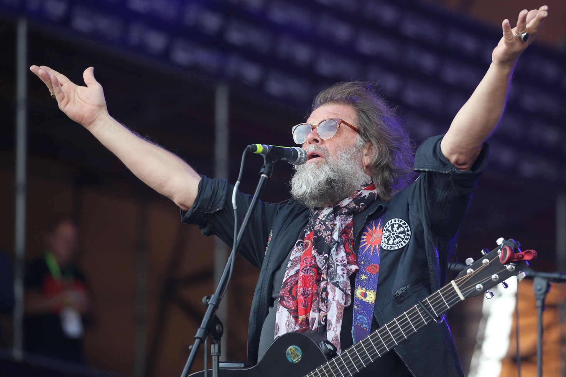 У заговорившего о мертвых Бориса Гребенщикова* упали заграничные заработки