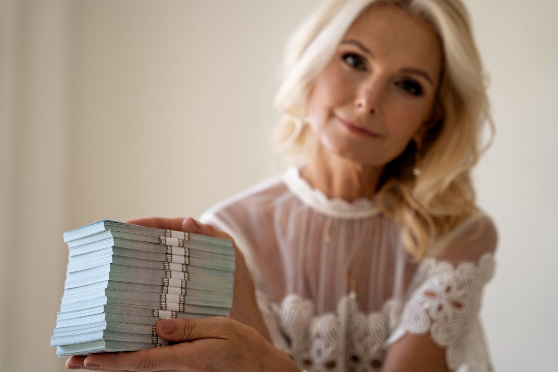 Психолог рассказала, что мешает выбраться из долгов