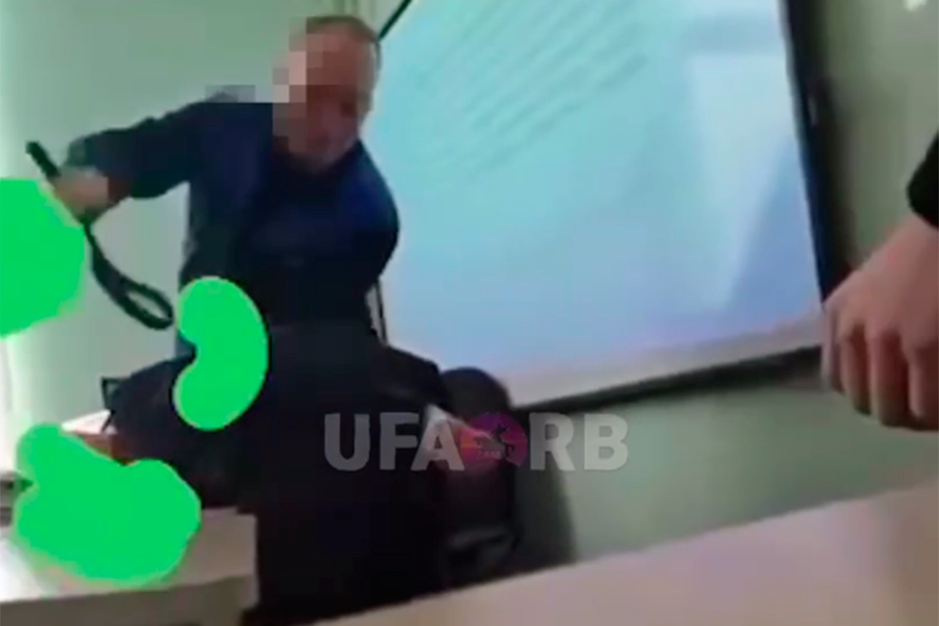 Уфимские лицеисты защищают педагога, который избил ребенка