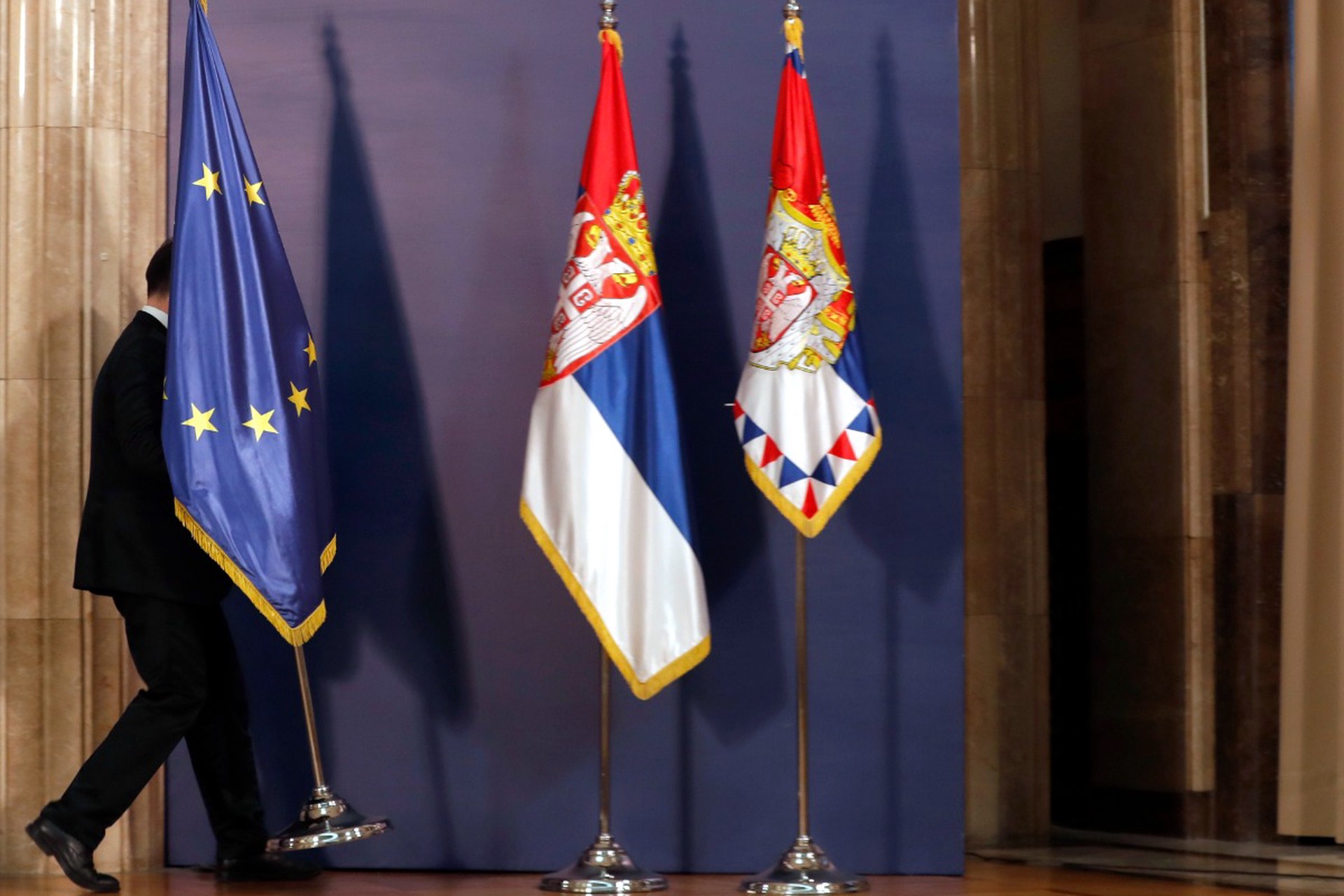 ЕС хочет лишить Сербию €1,5 млрд из-за России 