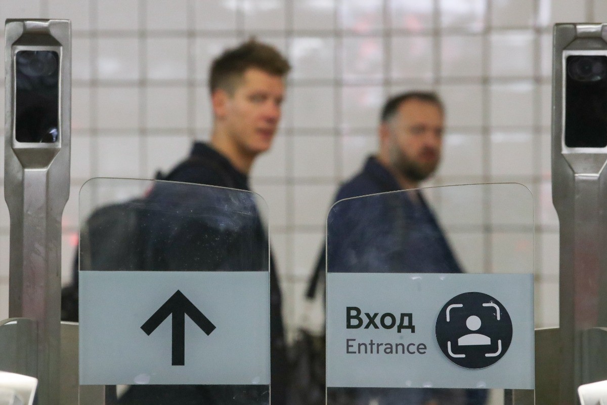 Юрист напомнил о праве сотрудников транспортной безопасности залезать в сумки пассажиров