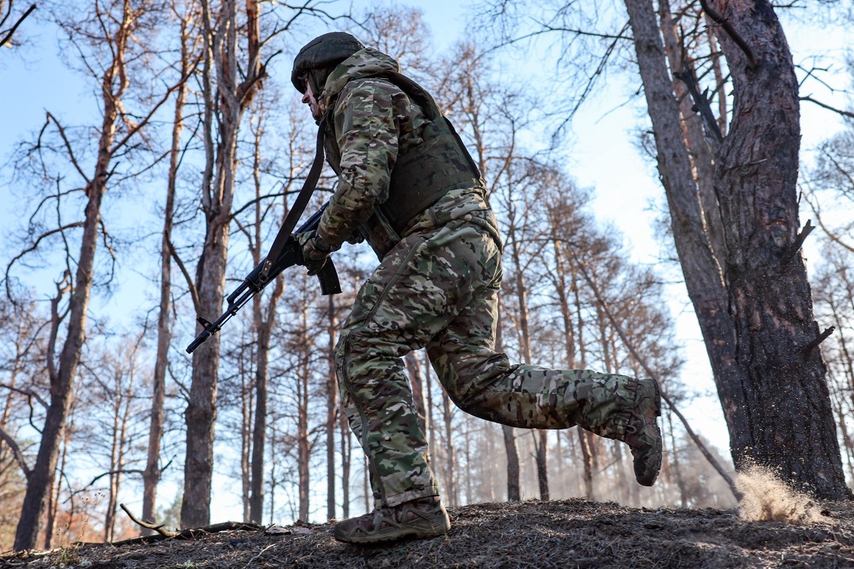 Морпехи ВС РФ провели три дня под огнем ради эвакуации раненого бойца