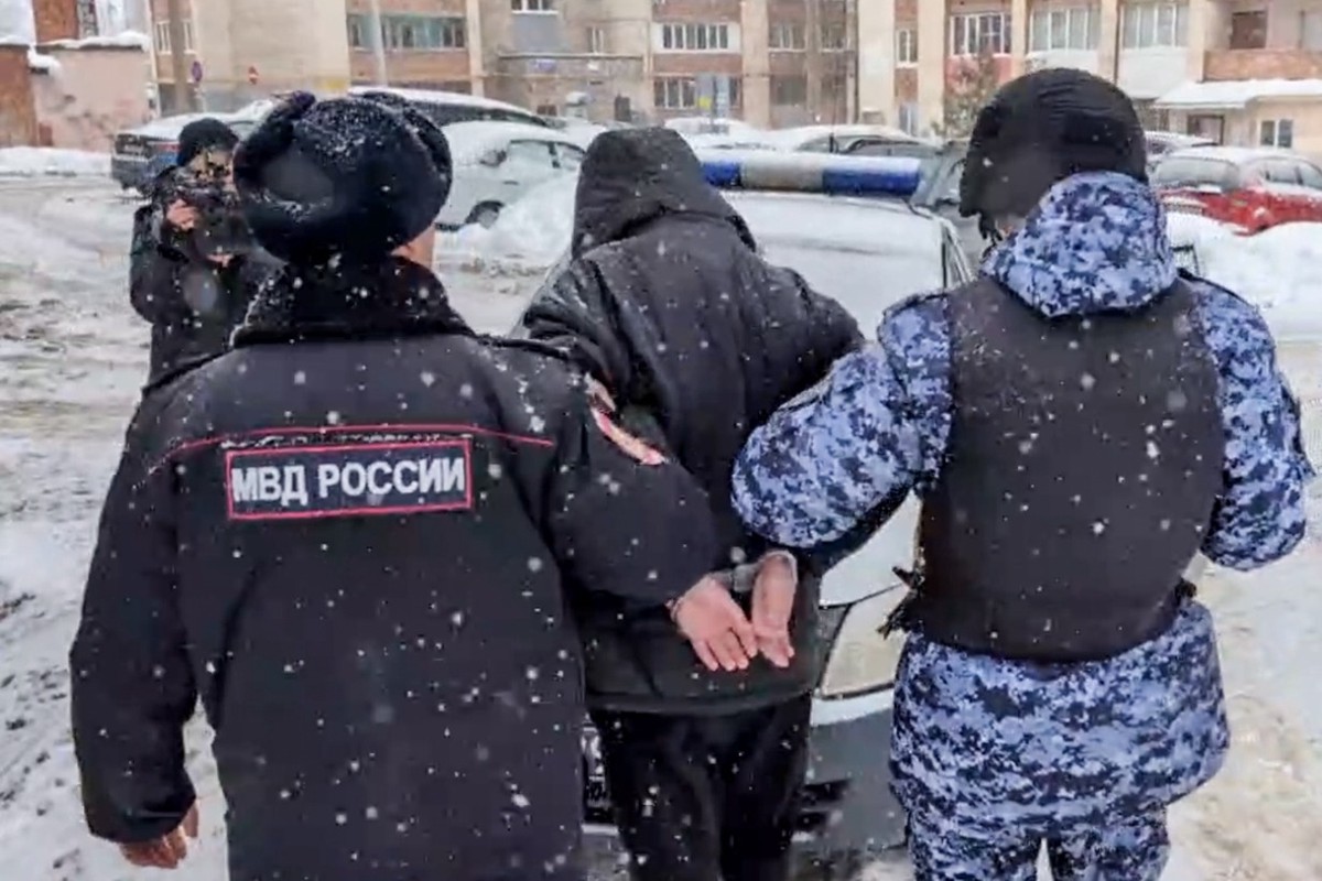 Напавшего на школу в Уфе подростка отправили под домашний арест 