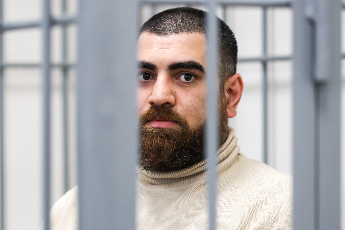 Обвиняемому в реабилитации нацизма блогеру продлили арест