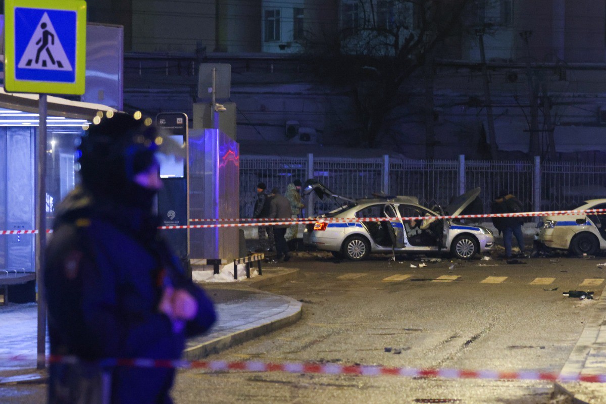 СК установил личность подорвавшего автомобиль ДПС в Москве