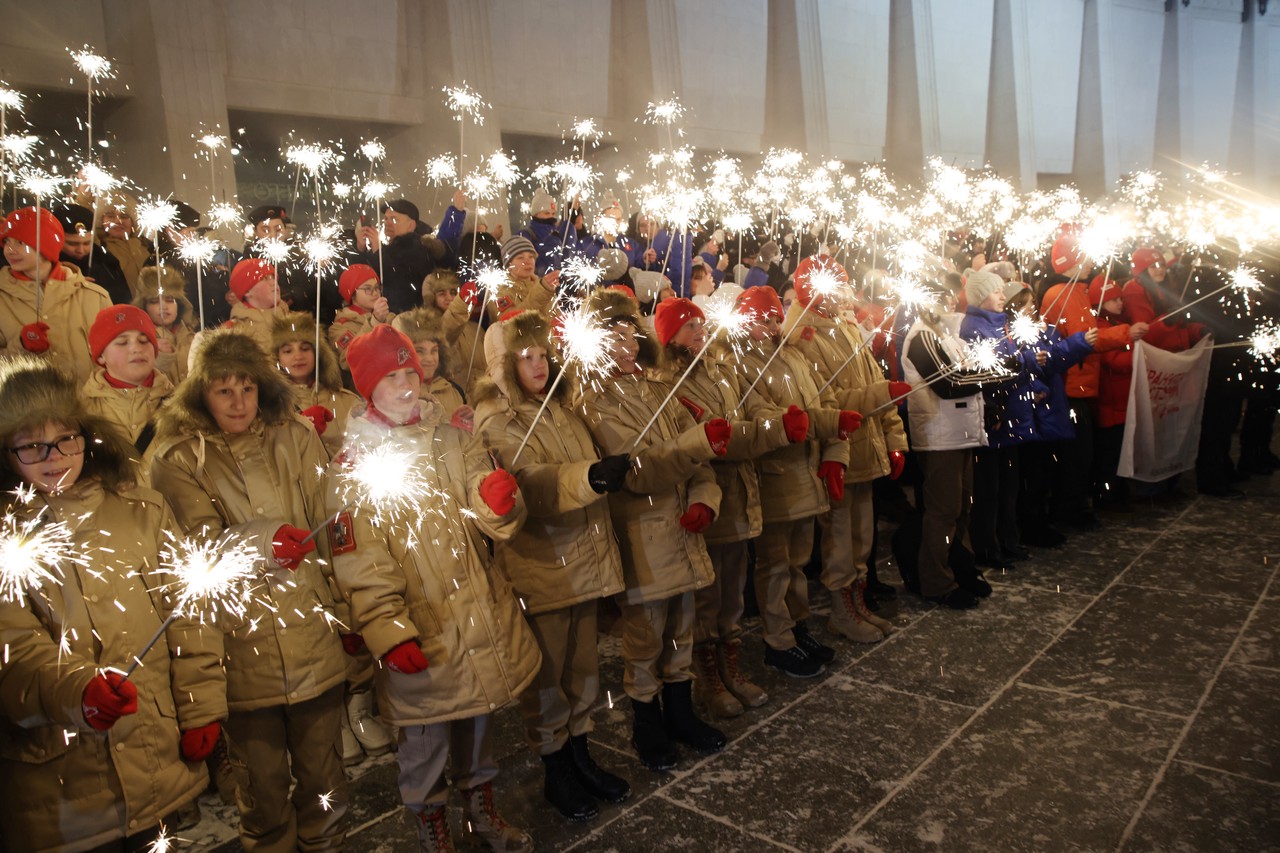 Снежный Армагеддон в Москве, осел-участник СВО, прощание с утонувшим в Босфоре россиянином: главные события января в объективе «Абзаца»